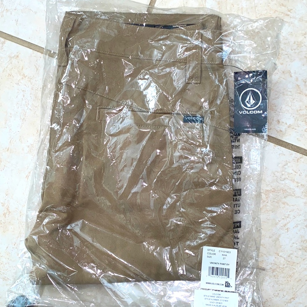 NWT- Big boys size 27/size 14 US volcom VMonty khaki pants.